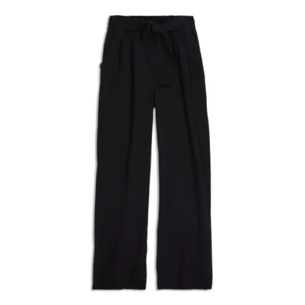 Lulu ‘Noir’ flare pant